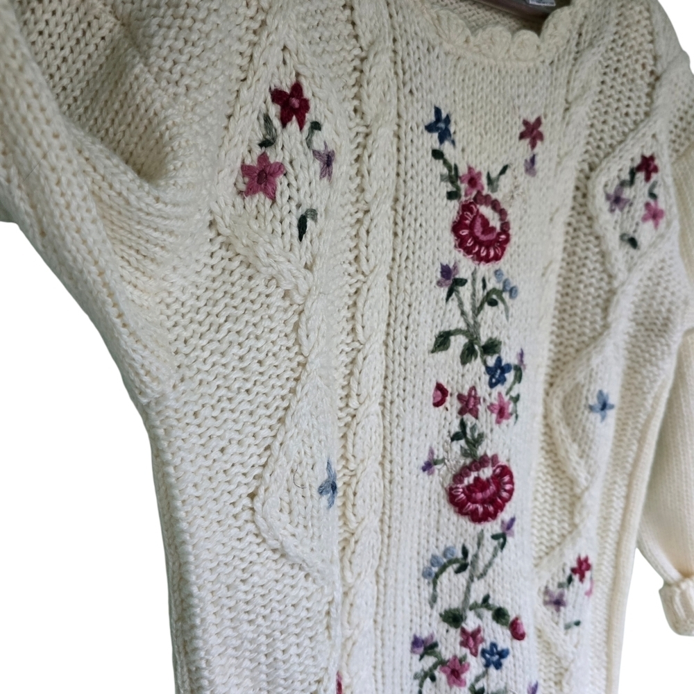 Vintage Bobbie Brooks Hand Knitted Floral Embroidered Sweater - Picture 8 of 11